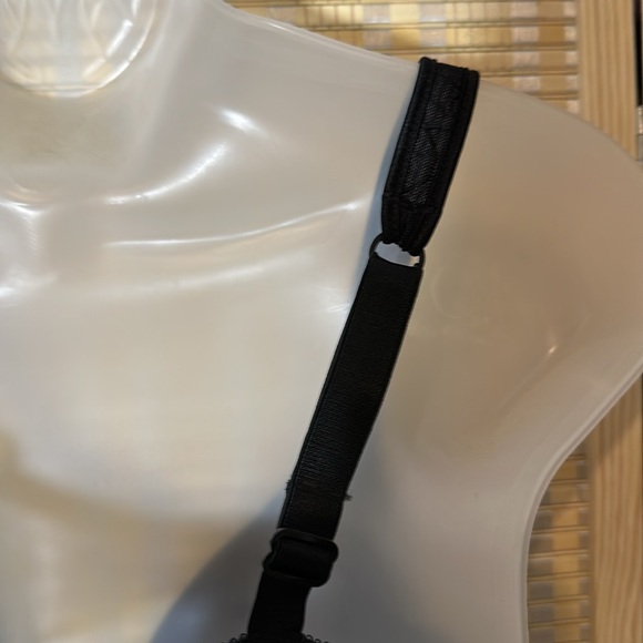 Black Satin and Mesh Jacquard Print Underwire Bra Brand Unknown See Measurements - Picture 10 of 16